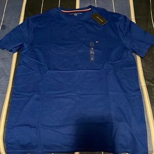 Men brand new Tommy Hilfiger t-shirt size Large